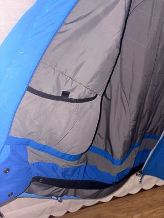 Chaqueta azul peak performance