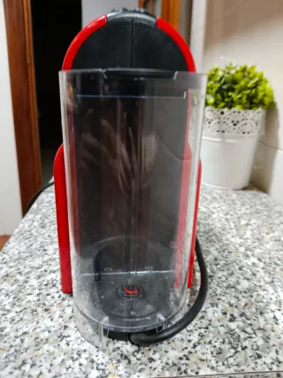 Cafetera Nespresso Inissia Roja
