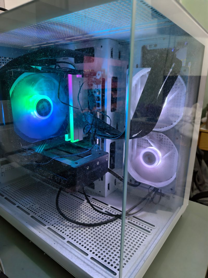 PC RYZEN 7 7800X3D + RTX 5070 afbeelding 2