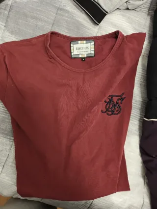 Camisetas SikSilk Beige y Blanca