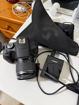 Canon EOS 2000D + Objetivo 18-55mm