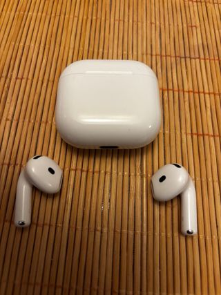 AirPods 4
