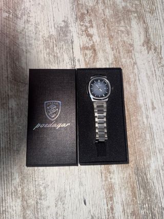 Reloj de cuarzo plateado y azul