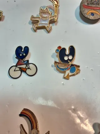 Pines conmemorativos