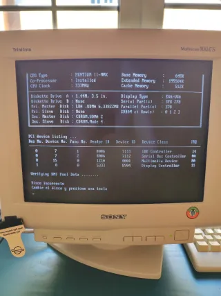 Lote PC Retro Pentium II + Monitor SONY TRINITRON