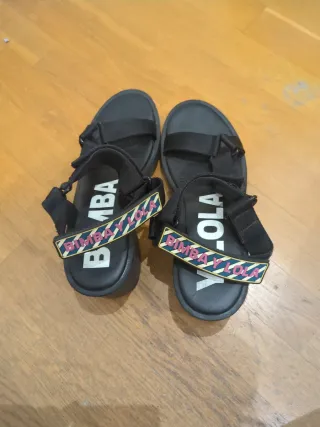 Sandalias Bimba y Lola tacón ancho