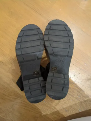 Sandalias Bimba y Lola tacón ancho