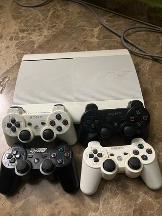 Consola PS3 Slim 500GB + 4 Mandos