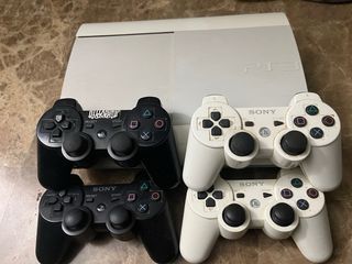 Consola PS3 Slim 500GB + 4 Mandos