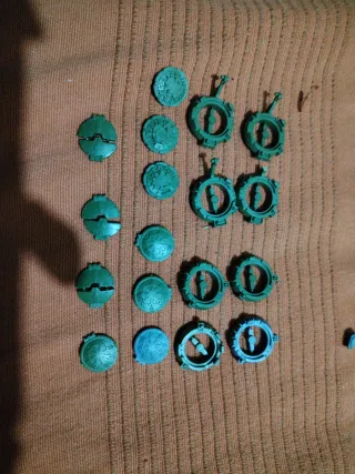 Warhammer 40k piezas sueltas