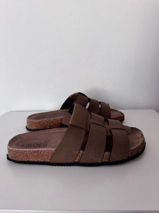 Sandalias de piel marrón talla 42