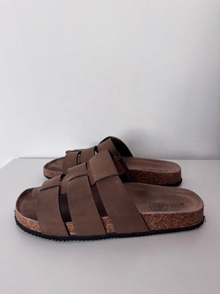 Sandalias de piel marrón talla 42
