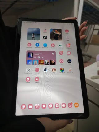 Samsung A9+ Tablet blanca con forro 128gb 8Ram