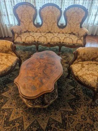 Tresillo Isabelino Tapizado. 2 sillones a conjunto