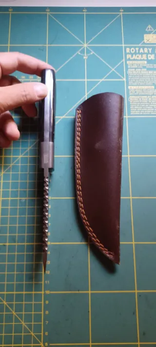 Herramienta artesanal acero carbono damasquinado