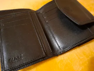 Billetero de piel para señora.