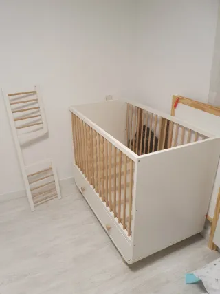 Cuna IKEA MYLLRA con cajón