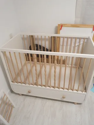 Cuna IKEA MYLLRA con cajón