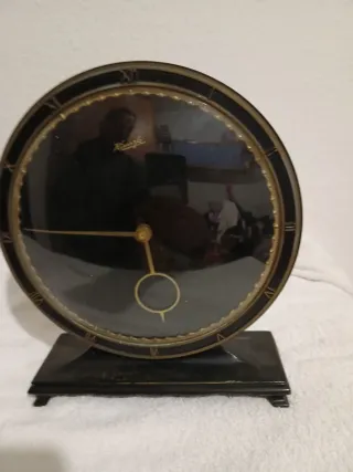 Reloj de mesa antiguo muy bien conservado...