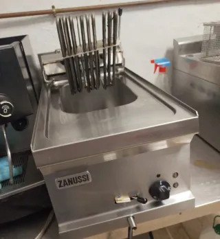 Freidora TRIFÁSICA eléctrica industrial ZANUSSI