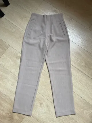 Pantalón traje beige