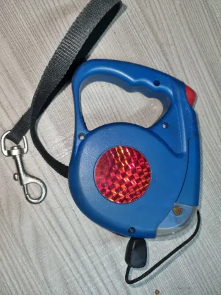 Guinzaglio per cani retrattile blu