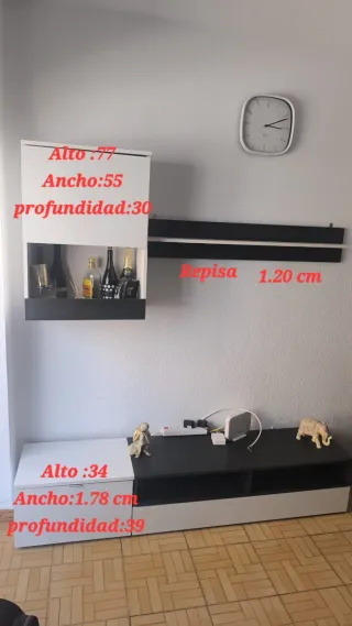 Mueble de salón moderno blanco y negro .