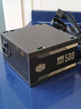 Caja NOX Infinity ATOM + Fuente Cooler Master 500W