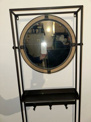 Mueble recibidor con espejo y ganchos