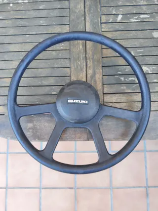 Volante Suzuki samurái