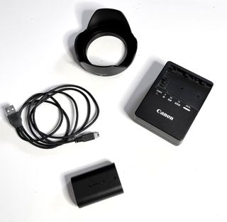 Canon 60D Cámara Réflex + Lente 18-135mm