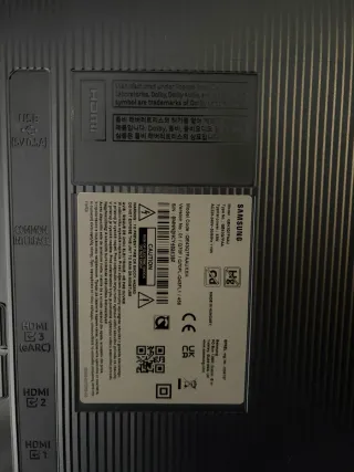 TV Samsung QE43Q7F averiada