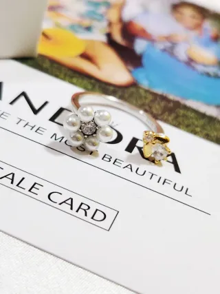 Anillo abierto Bridgerton Abeja con flor de perlas