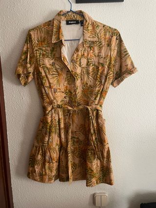 Vestido safari Desigual estampado tropical