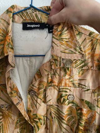 Vestido safari Desigual estampado tropical