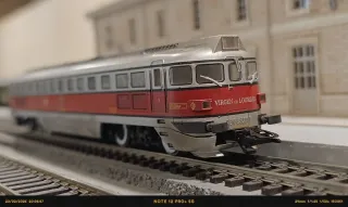 Locomotora Renfe 353 Virgen de Lourdes