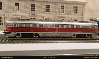 Locomotora Renfe 353 Virgen de Lourdes