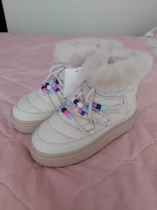 Zara Botas de invierno con abalorios