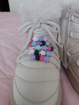 Zara Botas de invierno con abalorios