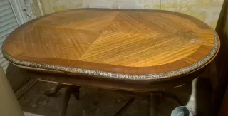 Mesa ovalada de madera antigua salón comedor