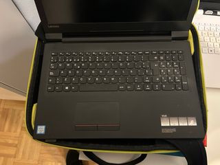 Ordenador portátil Lenovo negro