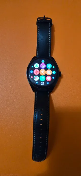 Smartwatch Nero Cinturino Pelle