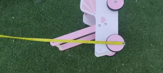 Carrito de muñecas de madera rosa