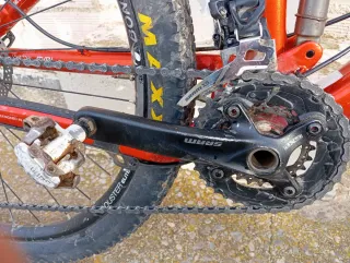 Bicicleta Trek Naranja de  Montaña