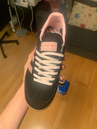 Adidas Spezial Negras y Rosas