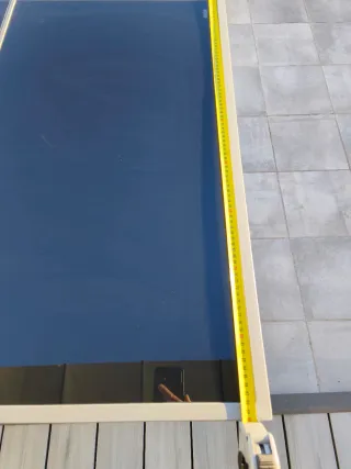 Tavolo da giardino in vetro nero e metallo grigio