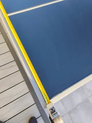 Tavolo da giardino in vetro nero e metallo grigio