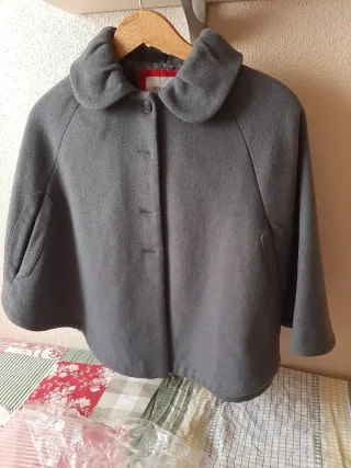 Capa Niña Neck & Neck Gris Talla Única