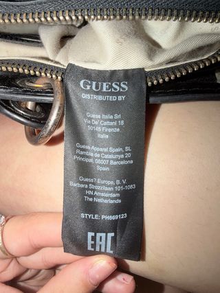 Bolso Guess Negro Charol