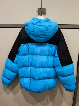 Plumífero chico azul y negro